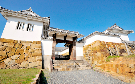 熊本県富岡ビジターセンター・富岡城